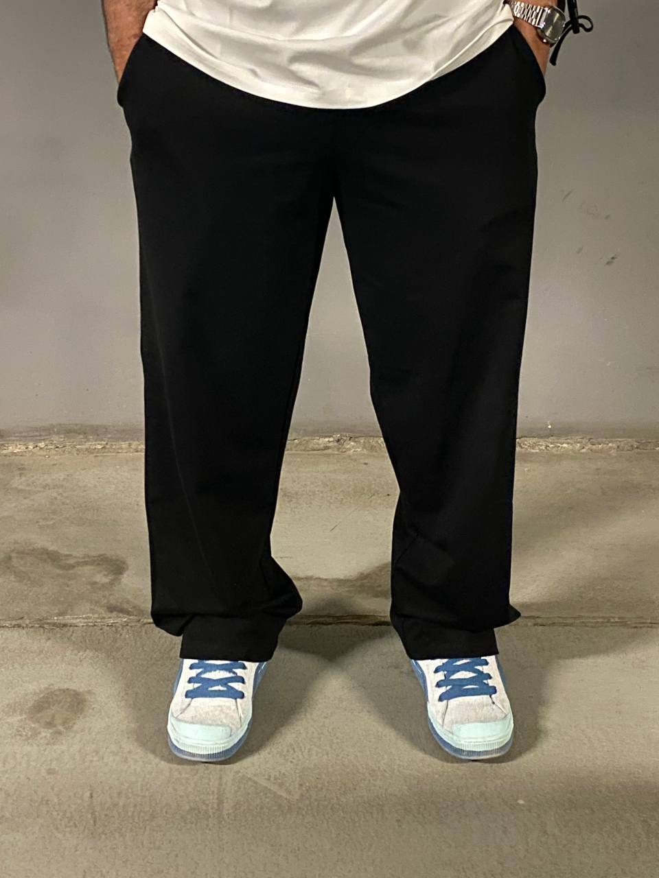 Wide-leg, high-waist trousers with belt and drawstring
